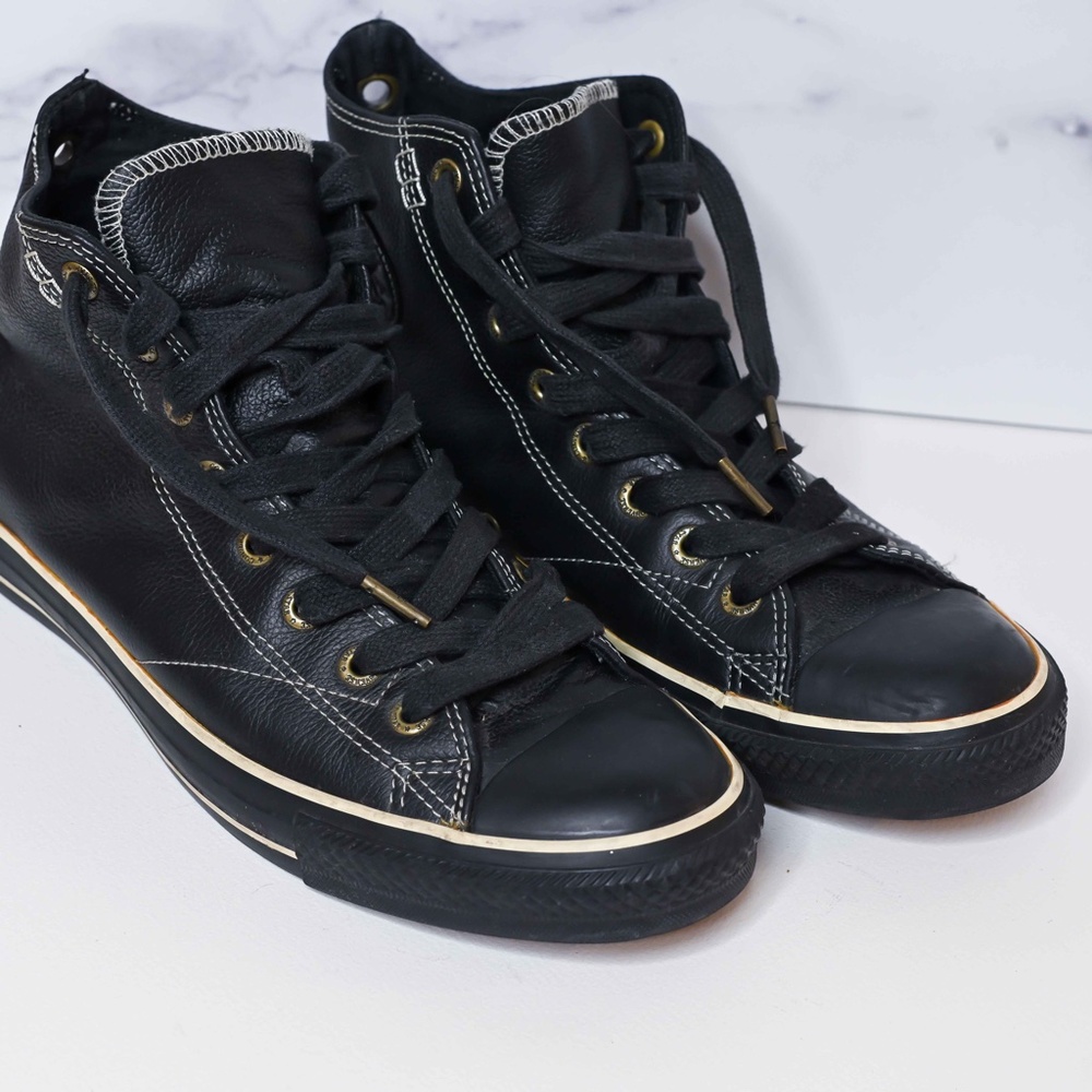 Black leather Converse ALL STARS